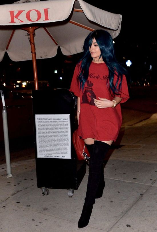 Kylie Jenner ukrywa swoje dodatkowe kilogramy pod obszernymi ubraniami