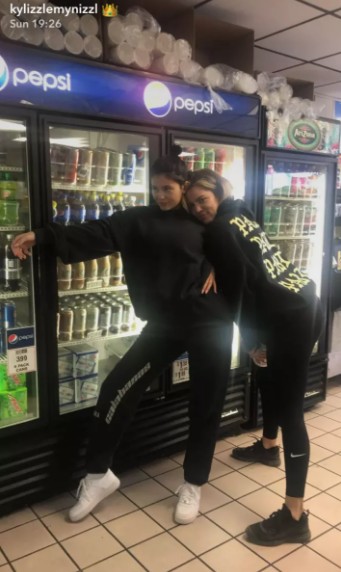 Kylie Jenner opublikowała pierwsze od miesięcy zdjęcie całej sylwetki