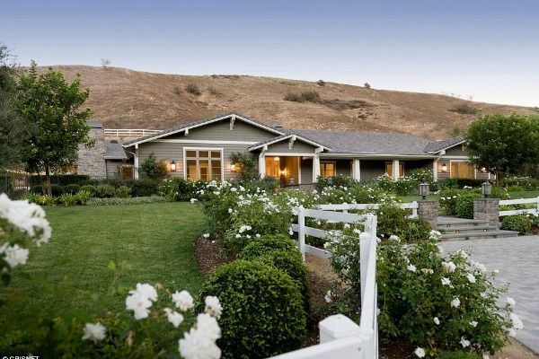 Dlaczego Kylie Jenner sprzedaje tę piękną willę? (FOTO) Dlaczego Kylie Jenner sprzedaje tę piękną willę? (FOTO)