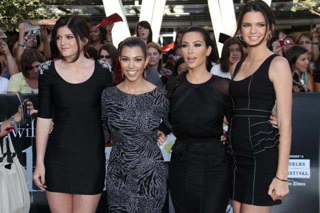 Kylie Jenner miała 9 lat, gdy mama pozwoliła jej na TO Kylie Jenner miała 9 lat, gdy mama pozwoliła jej na TO