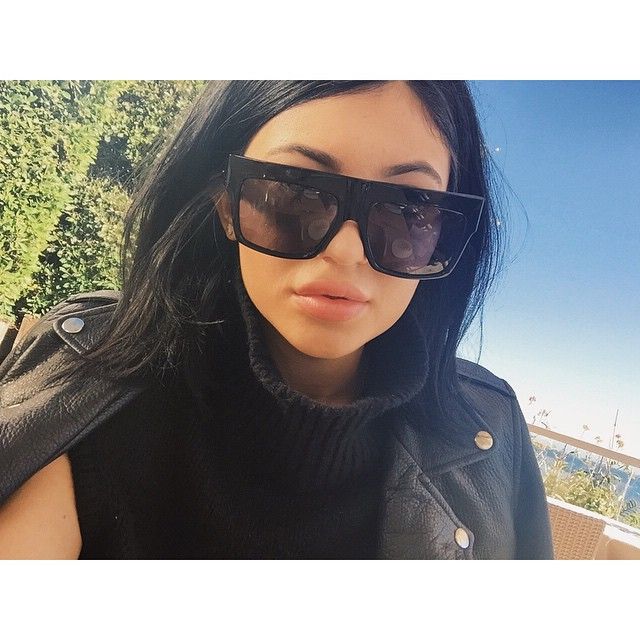 Kylie Jenner powiększyła biust? (FOTO)