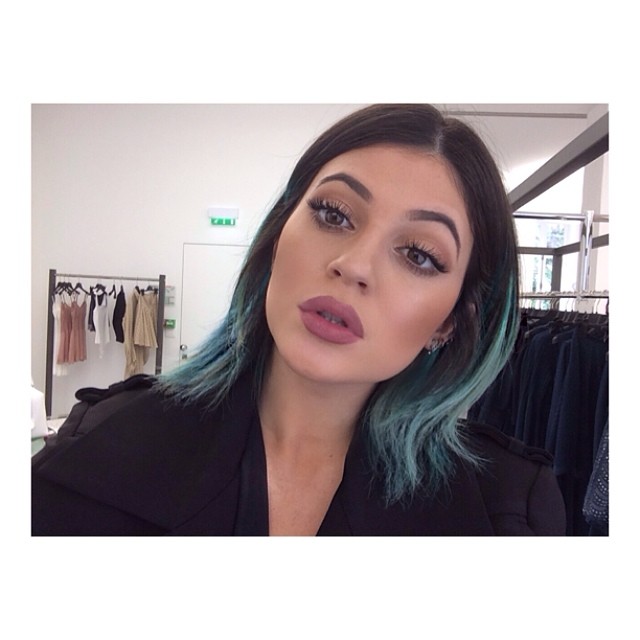 Kylie Jenner coraz bardziej podobna do Kim Kardashian (FOTO)