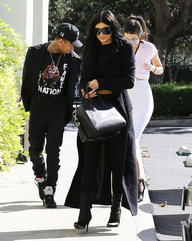 Kylie Jenner rozbiera się pod prysznicem. I wtedy przychodzi Tyga (VIDEO)