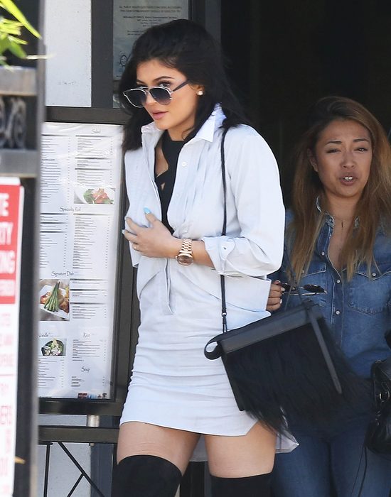 Zgadnijcie która z córek Kris Jenner wybrała się do fryzjera