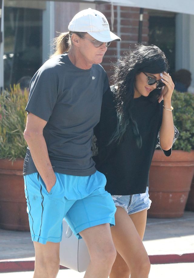 U Jennerów i Kardashianów powstają obozy