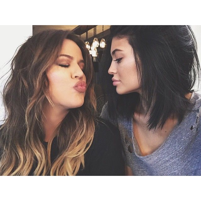 Kylie Jenner powiększyła biust? (FOTO)