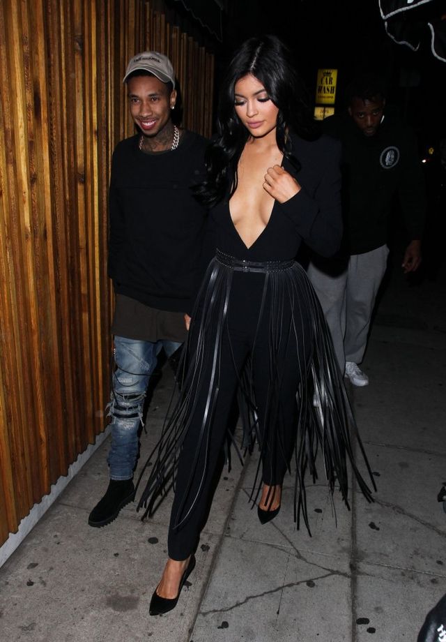 Kylie Jenner rozbiera się pod prysznicem. I wtedy przychodzi Tyga (VIDEO)