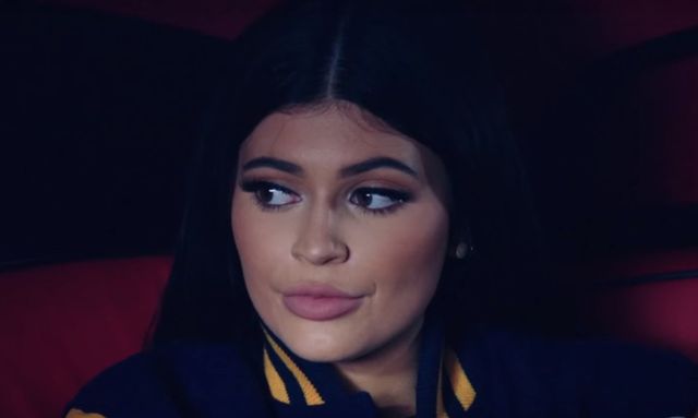  W swoim nowym video Tyga zrobił z Kylie Jenner ZOMBIE!