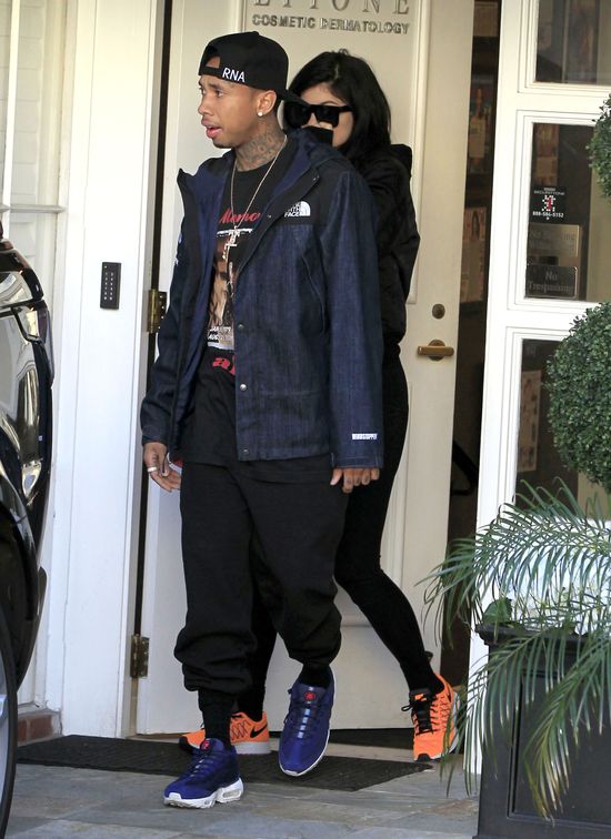 Co się stanie, gdy Kylie Jenner zabierze rękę z ust?