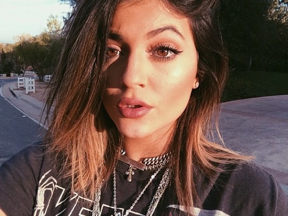 Kylie Jenner powiększyła usta? (FOTO)