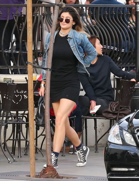 Kylie Jenner chwali się szczupłą sylwetką (FOTO)