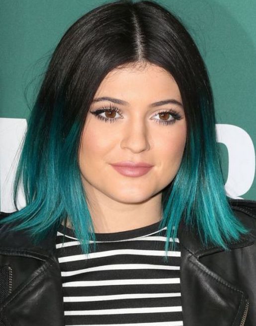 Internauci ostro krytykują matkę Kylie Jenner (FOTO) Internauci ostro krytykują matkę Kylie Jenner (FOTO)
