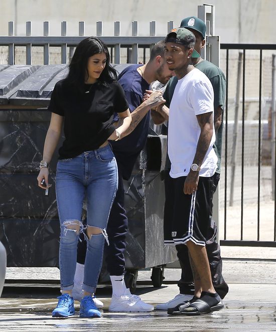 Dlaczego Tyga i Kylie Jenner nie chodzą za rękę?