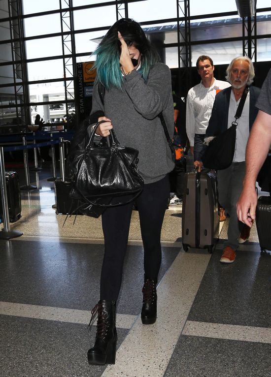 Khloe Kardashian i Jennerki też już są w Paryżu (FOTO) Khloe Kardashian i Jennerki też już są w Paryżu (FOTO)