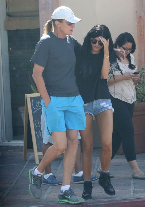 Na linii Kris Jenner-córki mocno zazgrzytało (FOTO) Na linii Kris Jenner-córki mocno zazgrzytało (FOTO)