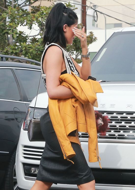Kylie Jenner przesadziła ze stylizacją (FOTO) Kylie Jenner przesadziła ze stylizacją (FOTO)