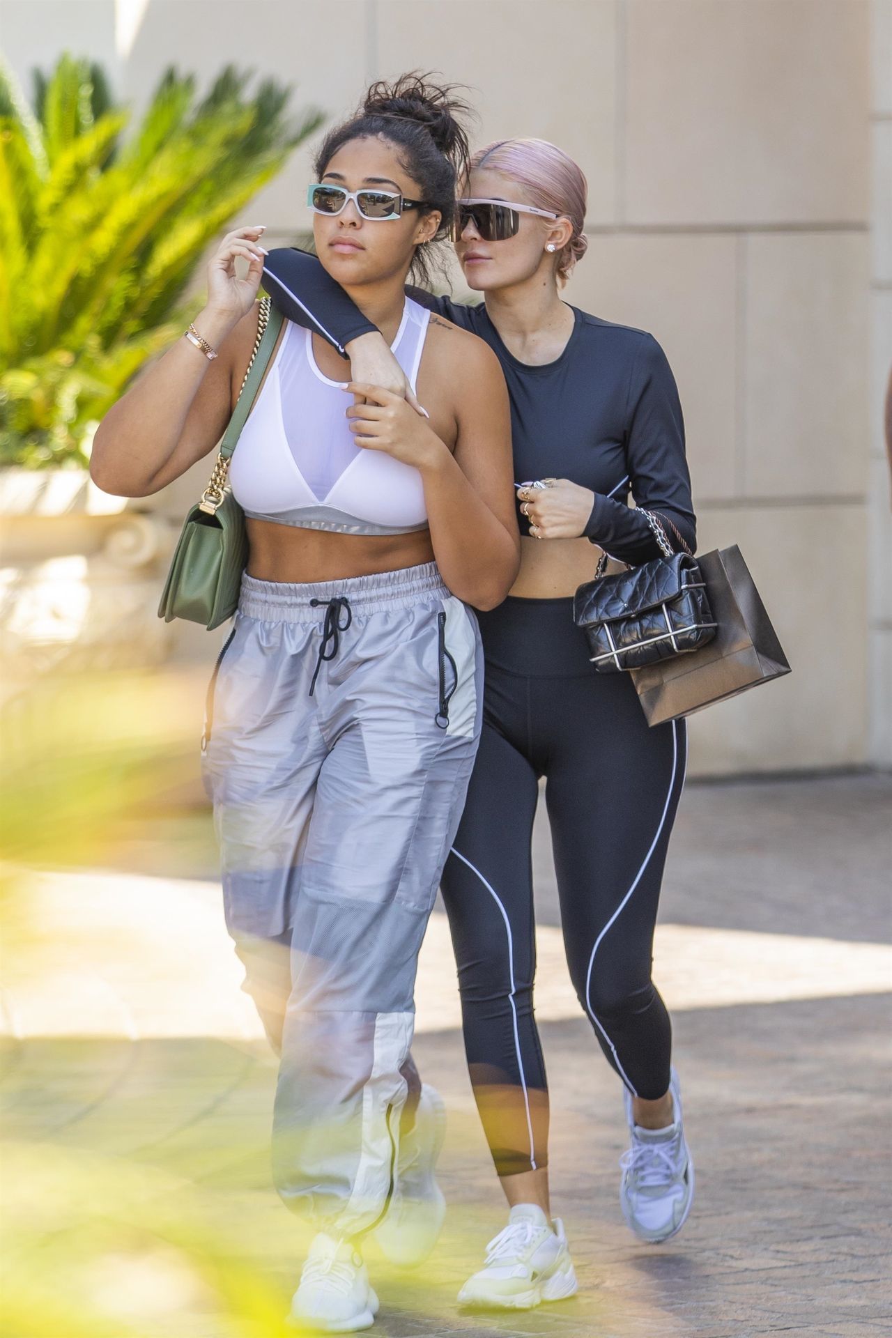*EXCLUSIVE* Pink haired Kylie Jenner out curves her Lambo while jewelry shopping Kylie Jenner, Jordyn Woods