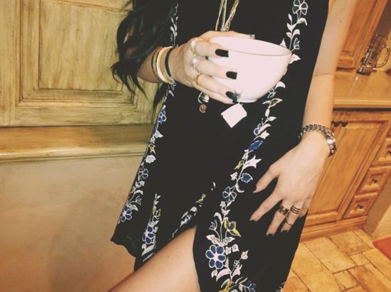 Kylie Jenner pofarbowała włosy na czarny kolor (FOTO) Kylie Jenner pofarbowała włosy na czarny kolor (FOTO)