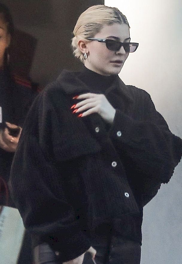 Kylie Jenner ma zupełnie NOWY kolor włosów Kylie Jenner ma zupełnie NOWY kolor włosów