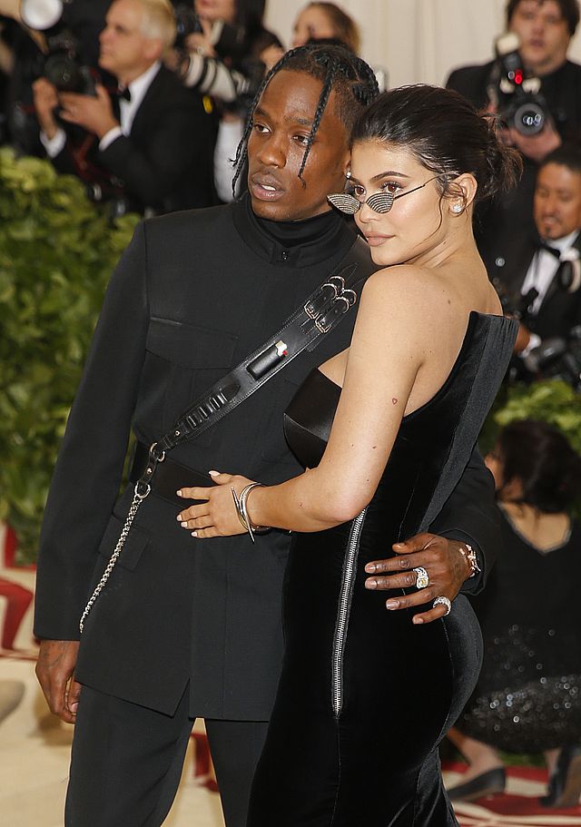 Khloe Kardashian ZŻERA zazdrość, gdy widzi TO u Kylie Khloe Kardashian ZŻERA zazdrość, gdy widzi TO u Kylie