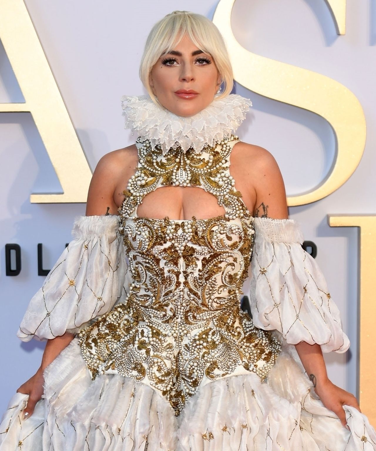 Lady Gaga w Londynie wyglądała jak KRÓLOWA (ZDJĘCIA)