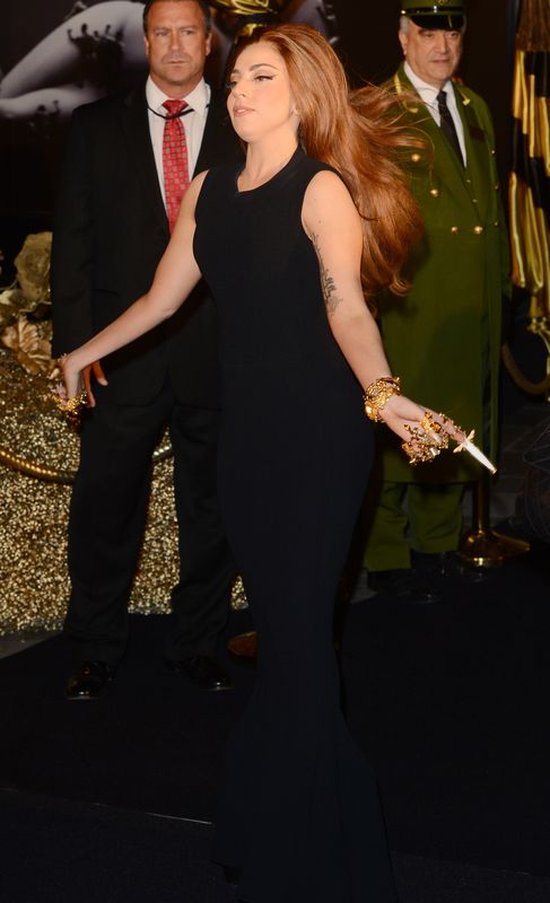 Oto, co makijaż potrafi zrobić z przeciętnej kobiety (FOTO)