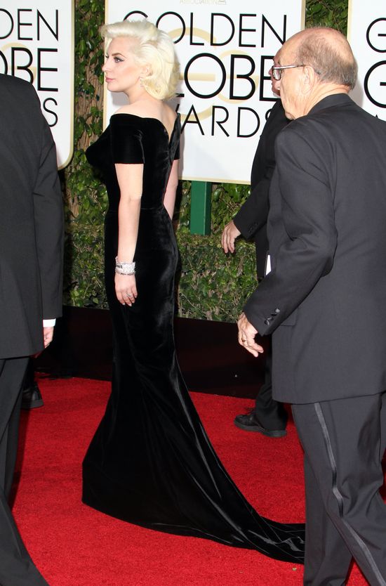 Tłum olśniewających gwiazd na rozdaniu Złotych Globów 2016 Tłum olśniewających gwiazd na rozdaniu Złotych Globów 2016