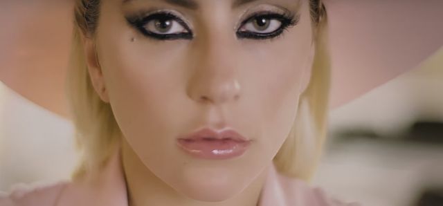 Oto teledysk do jednej z lepszych piosenek z 2016 roku! (VIDEO)