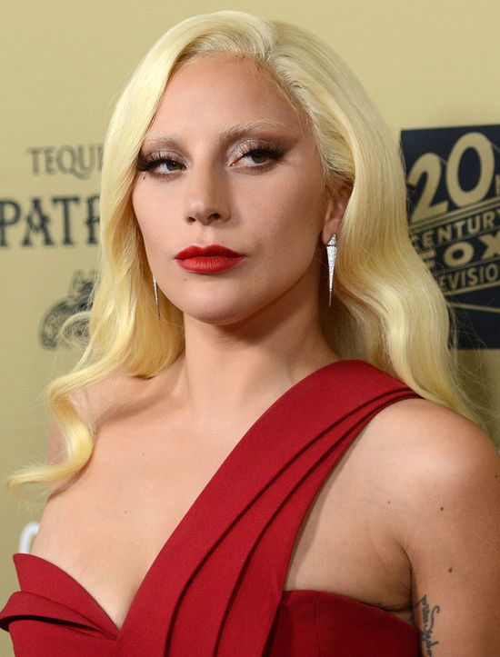 Lady Gaga poczuła się jak Angelina Jolie (FOTO)