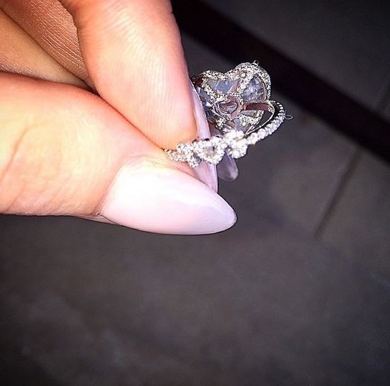 Pierścionek Lady Gagi skrywa piękną tajemnicę (FOTO)