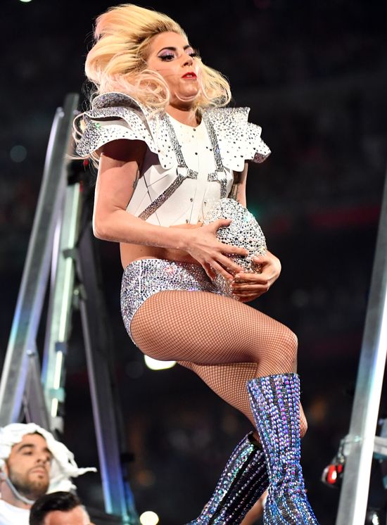 Lady Gaga nie miała majtek podczas Super Bowl. Gdy usiadła, WSZYSTKO było widać!