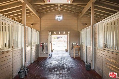 Kupiła ten dom za 23 miliony dolarów (FOTO) Kupiła ten dom za 23 miliony dolarów (FOTO)