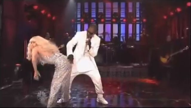 Lady Gaga zszokowała bardziej niż Cyrus na MTV VMA (VIDEO)