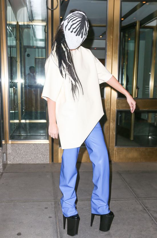 W masce na spacer? (FOTO)