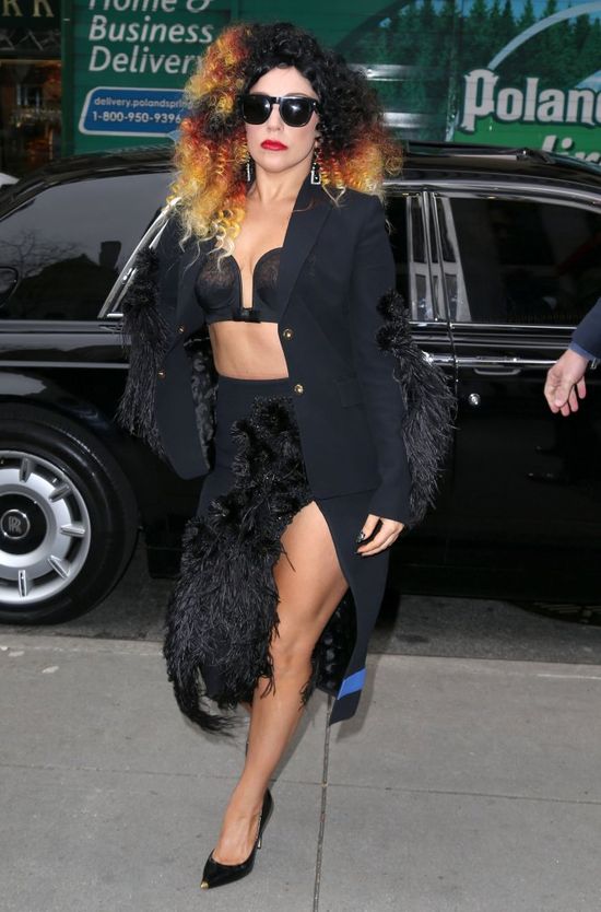 Tak wystrojona robiła zakupy świąteczne (FOTO)