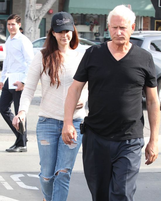 Czy Lana Del Rey znowu majstrowała przy twarzy? (FOTO) Czy Lana Del Rey znowu majstrowała przy twarzy? (FOTO)