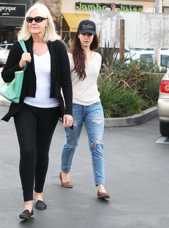 Czy Lana Del Rey znowu majstrowała przy twarzy? (FOTO) Czy Lana Del Rey znowu majstrowała przy twarzy? (FOTO)