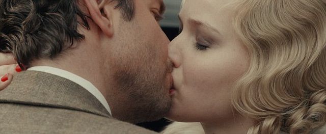 Lawrence i Cooper całują się (i nie tylko) [VIDEO]