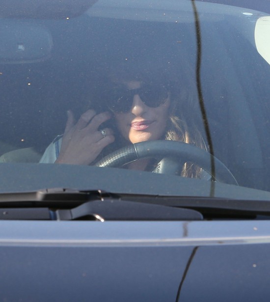 Lea Michele smutek po Corym topi w lekturach (FOTO) Lea Michele smutek po Corym topi w lekturach (FOTO)