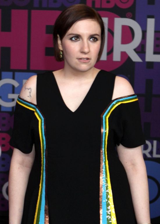 Lena Dunham ścięła włosy na zapałkę (FOTO)