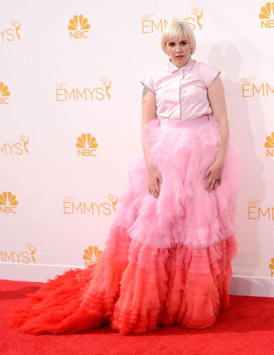 Świat śmieje się z kreacji Leny Dunham (FOTO)