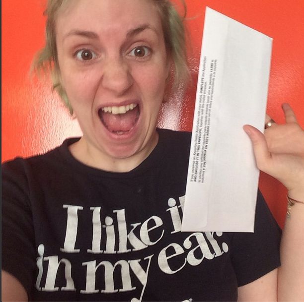 Płaska Lena Dunham pokazała się zupełnie topless! (FOTO)