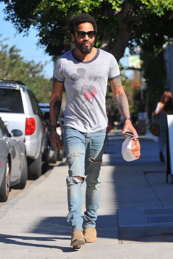 UPS! Lenny Kravitz pokazał PUPĘ (FOTO)