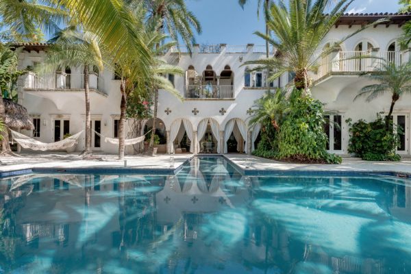 Lenny Kravitz sprzedaje willę! Cena zwala z nóg!