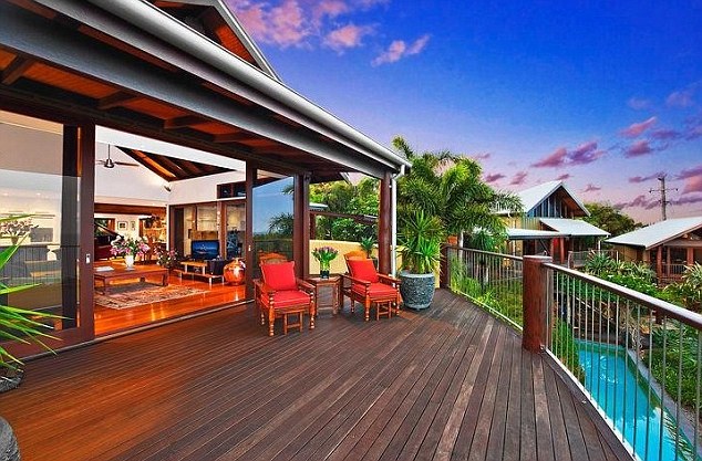 Chris Hemsworth mieszka w raju (FOTO)