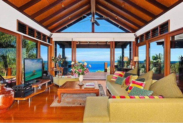 Chris Hemsworth mieszka w raju (FOTO)