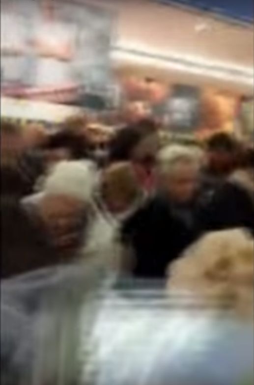 Masakra! Walka o kurtki w Lidlu (VIDEO) Masakra! Walka o kurtki w Lidlu (VIDEO)