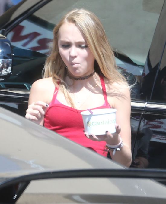 Jak szczupła jest córka Johnny'ego Deppa? (FOTO)