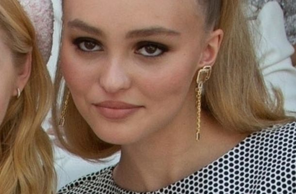 Nowa fryzura Lily Rose Depp już jest HITEM  (ZDJĘCIA)