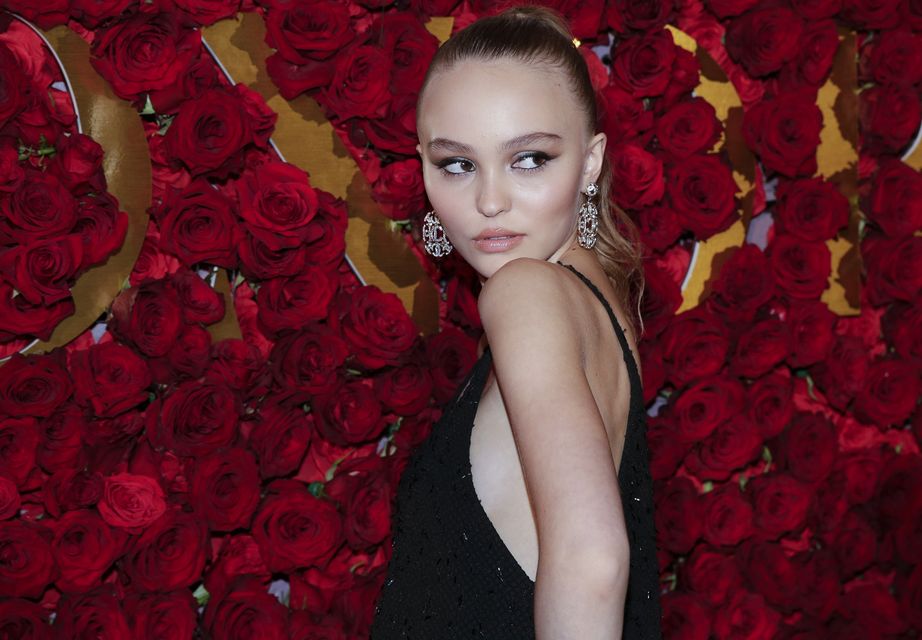 Lily Rose Depp ma chłopaka, a on ma dziecko